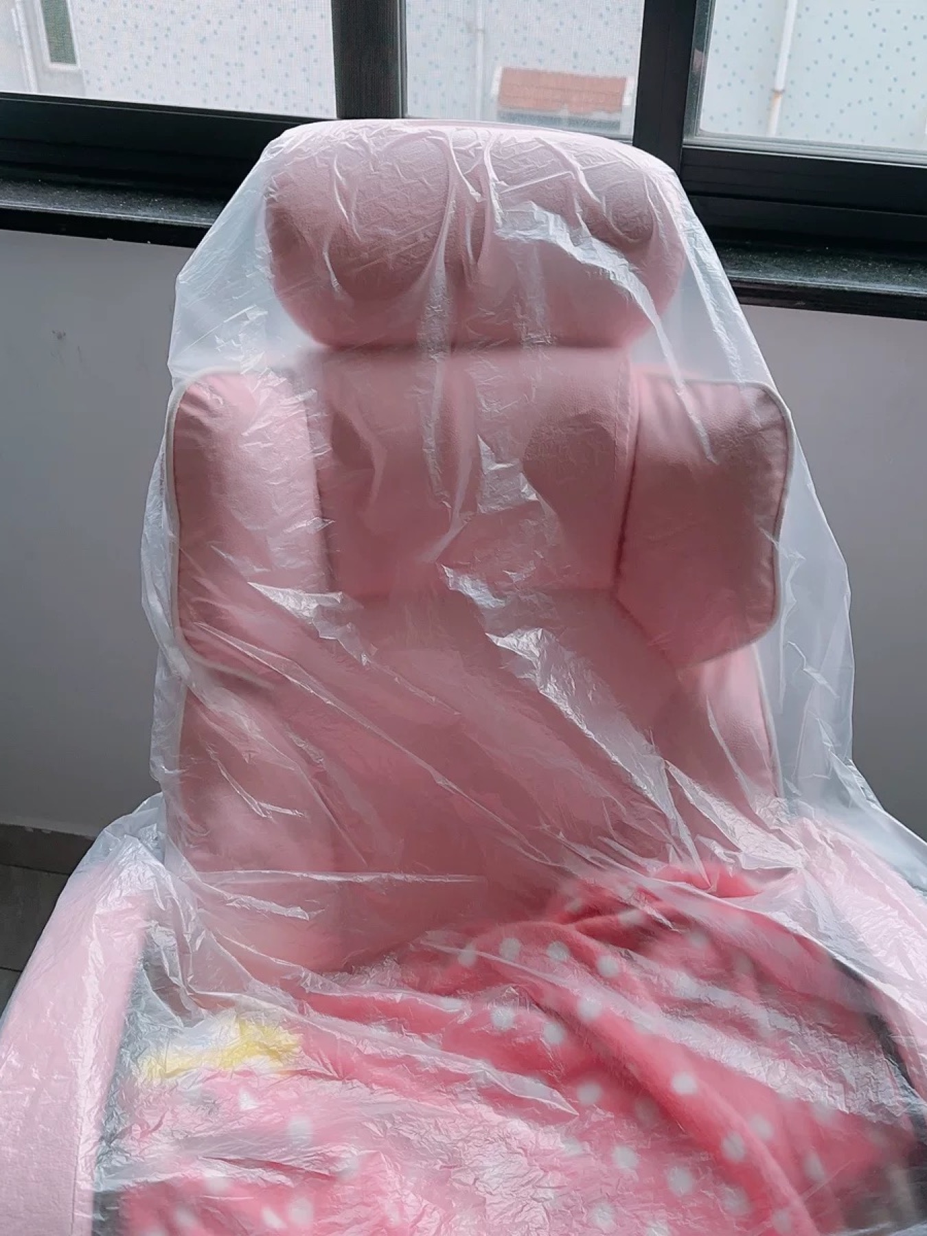 Taobao Review Photos as a Form of Typological Photography — Yan Jiacheng (闫家成), view image 4